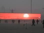 TRISTE REALTA’ Pechino guarda tramonto maxischermo