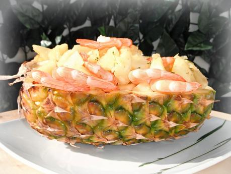 Insalata esotica di ananas e mazzancolle