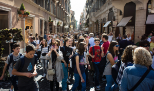 Via del Corso, a Roma (tumblr.com)