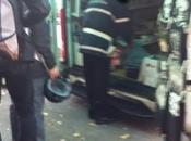 Perché furgone vende materiale contraffatto fronte Sapienza vigili urbani come clienti fissi?