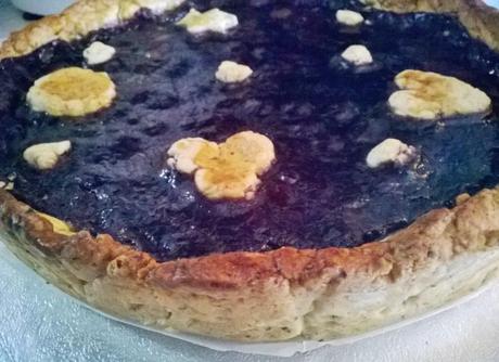 CROSTATA NOCCIOLE E MIRTILLI