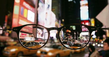 Seeing New York: un paio di occhiali Armani animano le strade di New York