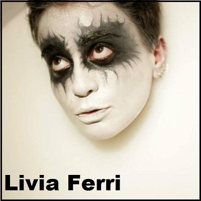 Livia Ferri in concerto con Giulia AnanÃ¬a, il 14 Febbraio 2014 a Le Mura a Roma.