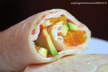 Wrap con tacchino, avocado e arancia