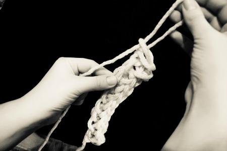 finger_knitting