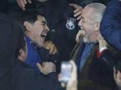 Video. Maradona entra Paolo Higuain gol, cori Diego!