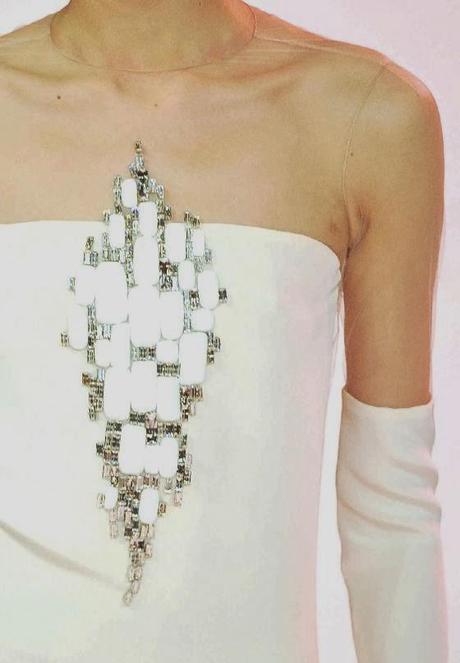 STAMPE, PATTERNS ED EFFETTI DI SUPERFICIE DALLE COLLEZIONI MODA COUTURE P/E 2014 / 9