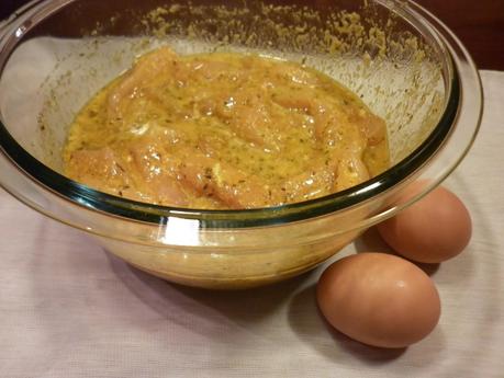 BOCCONCINI DI TACCHINO CON ERBE FINI E CORIANDOLI DI PEPERONI