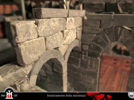 Costruzione 167: Ingresso laterale - arcate vano scala e portone (1)