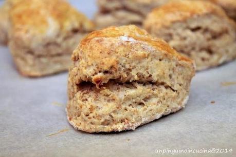 Scones ai cipollotti e groviera