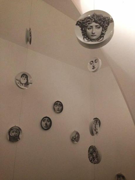 L'UNIVERSO FANTASTICO DI FORNASETTI IN MOSTRA DA TRIENNALE DESIGN MUSEUM DI MILANO / 1