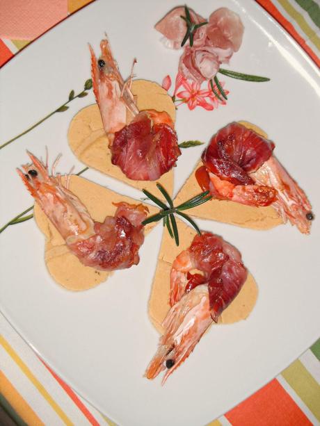 Antipasto mare e terra su finti crostini di ceci...