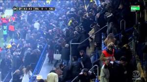 villarreal-celta-vigo-suspended-due-to-tear-gas-thrown-from-crowd-longer-video