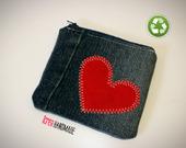 Pochette porta trucco quadrata con cuore applicato