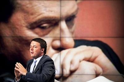 renzi e sullo sfondo, berlusconi