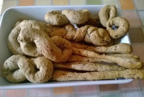 GRISSINI,TARALLI E TRECCE DI FARINA DI FARRO E GRANO SARACENO