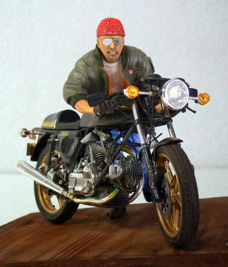 Diorama - Ducati 900 SS (Tamiya) + Figure by Noboru Watabe