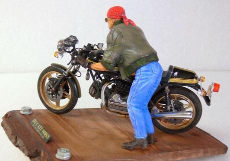 Diorama - Ducati 900 SS (Tamiya) + Figure by Noboru Watabe