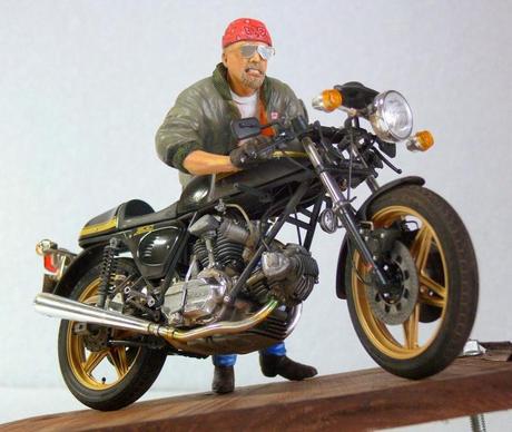 Diorama - Ducati 900 SS (Tamiya) + Figure by Noboru Watabe