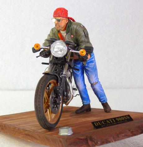 Diorama - Ducati 900 SS (Tamiya) + Figure by Noboru Watabe