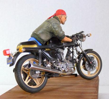 Diorama - Ducati 900 SS (Tamiya) + Figure by Noboru Watabe