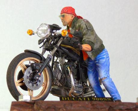 Diorama - Ducati 900 SS (Tamiya) + Figure by Noboru Watabe