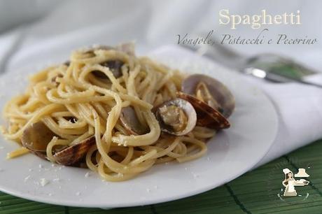 Spaghetti vongole, pesto di pistacchi e pecorino , la ricetta su Semplicemente Cucinando 