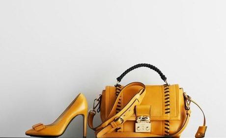 moschino-pumps-mustard