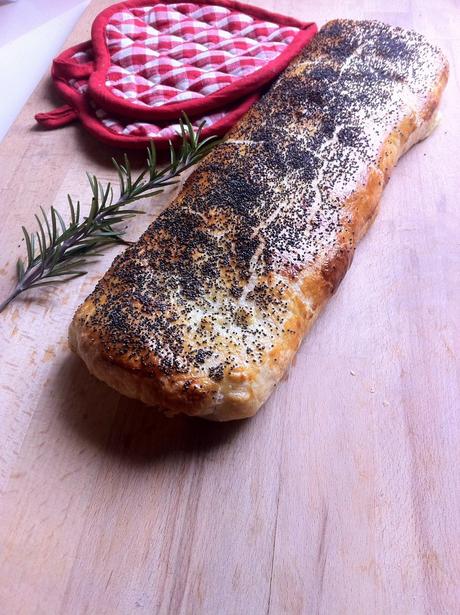 Strudel salato con patate ripassate e taleggio