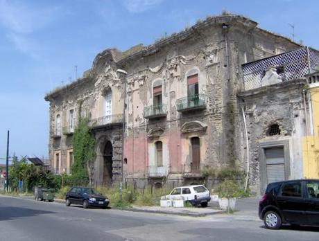 Villa Pignatelli di Montecalvo prima delle mesa in sicurezza