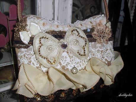 ogni perlina ricamata è un mio pensiero.