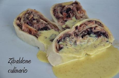 Strucolo salato al radicchio di Chioggia, con speck e scamorza affumicata