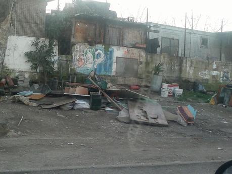 Via Salviati, Tor Sapienza. Ora voi ci dite in quale altra città occidentale si può trovare una cosa di questa natura