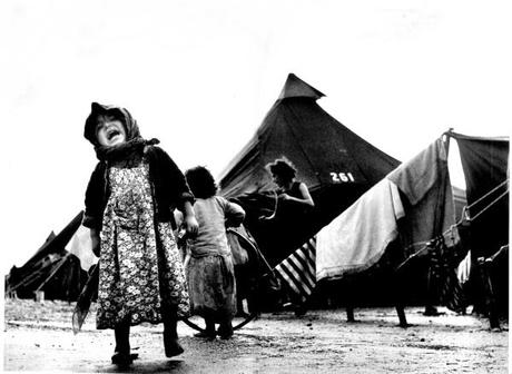 RobertCapaShaarHaAliyaTransitCampHaifa1950