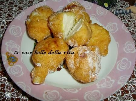 Sfinci d'uova con ricotta