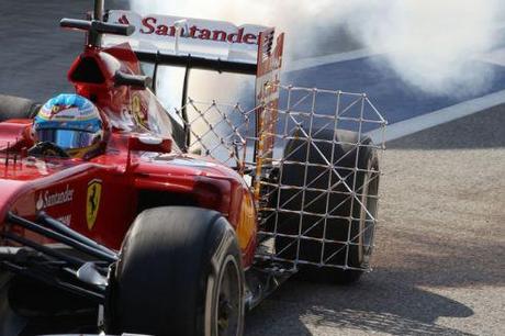 Fernando-Alonso-Ferrari_Test_day1_Bahrain_2014 (8)