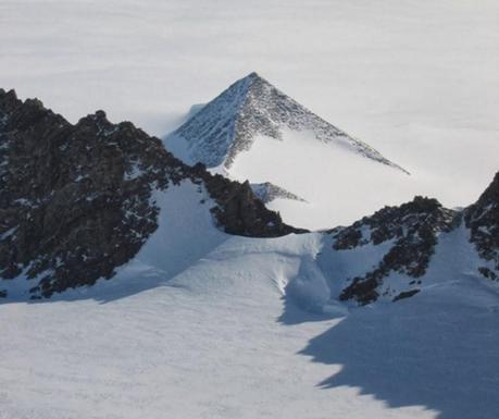 ECOLOGIA: Antartide : Lo Scioglimento sta Rivelando delle Pi...