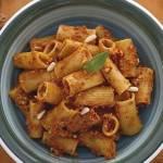 Ricette di primi: rigatoni con pesto di pomodori secchi