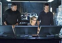 “Arrow 2”: anticipazioni sul nuovo (affollato) team, la Suicide Squad, i supereroi e altro ancora