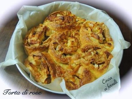 Torta di rose con mini-brioches