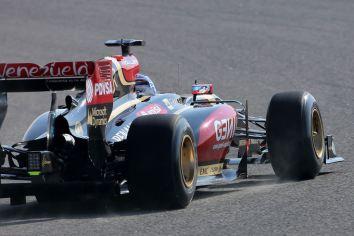 Lotus-E22_Test_day1_Bahrain_2014 (13)