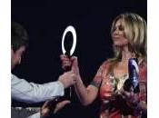 Brit Awards, vince David Bowie: Kate Moss ritira premio