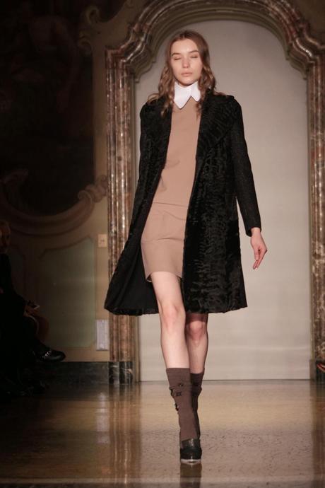 Milano Moda Donna: Chicca Lualdi Beequeen A/I 2014-15