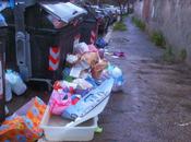 quartiere discarica" stavolta tappa portuense! siamo piero colonna, altra strada trasformata discarica cielo aperto