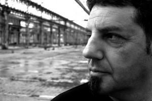 “Piccole partenze” nuovo album di Vitrone: i ricordi raccontati con il malinconico turbamento dell’animo