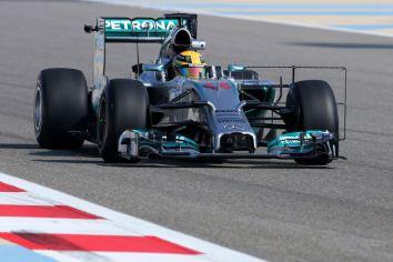 Lewis-Hamilton-Mercedes_Test_day1_Bahrain_2014 (7)