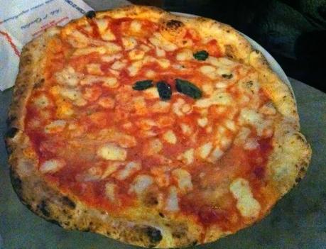 Pizzeria Gino Sorbillo - Via dei Tribunali, Napoli
