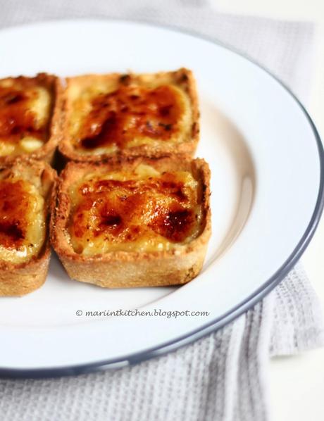 QUADROTTI DI FROLLA INTEGRALE CON CREMA ALLO ZENZERO E ZUCCHERO CARAMELLATO