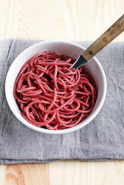 esperimento 6: spaghetti al pesto di barbabietole e radicchio pesto di barbabietole e radicchio