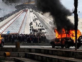 3 MORTI NEGLI SCONTRI DI PIAZZA A TIRANA